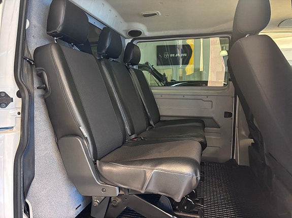 Volkswagen Transporter 9 of 29
