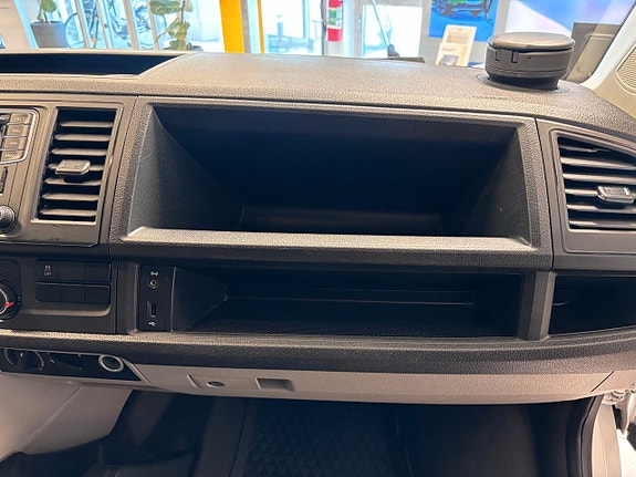 Volkswagen Transporter 13 of 29