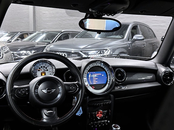 MINI Cooper S 12 of 16