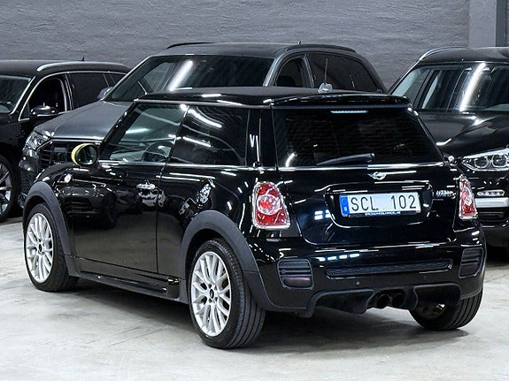MINI Cooper S 9 of 16