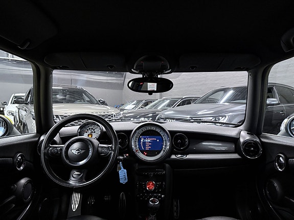 MINI Cooper S 3 of 5