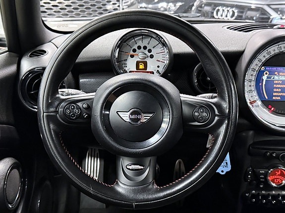 MINI Cooper S 14 of 16