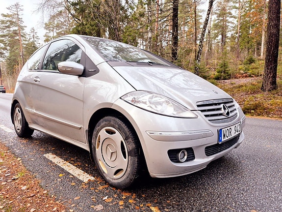 Mercedes-Benz A150 2 of 17