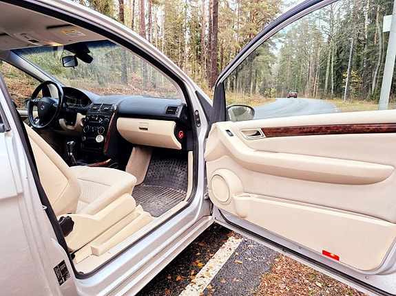 Mercedes-Benz A150 11 of 17
