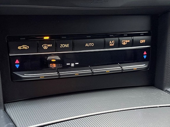 Mercedes-Benz E250 25 of 27
