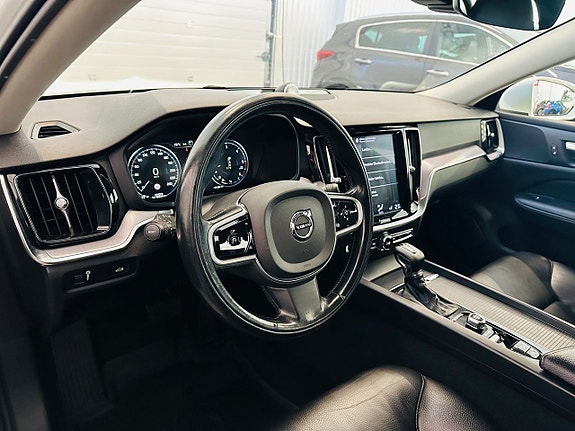 Volvo V60 16 of 25