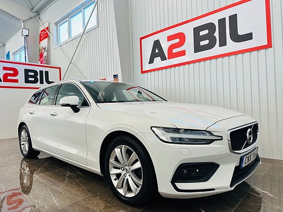 Volvo V60 2 of 25
