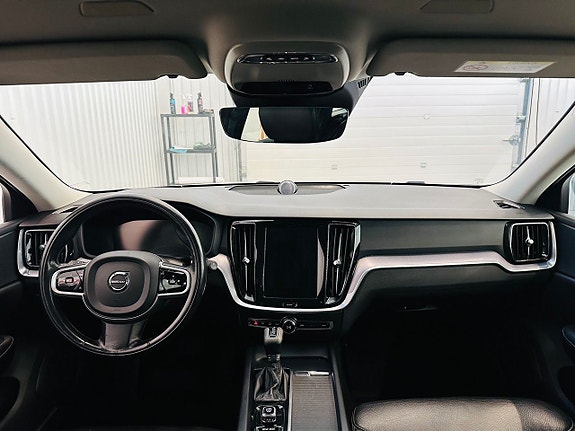 Volvo V60 15 of 25
