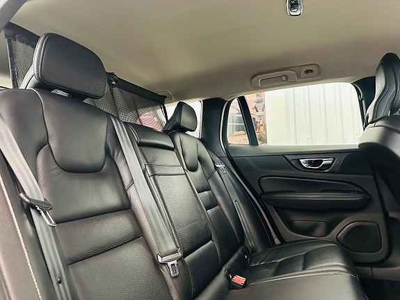 Volvo V60 12 of 25