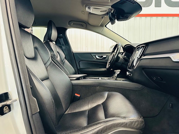 Volvo V60 9 of 25