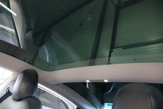 Tesla Model 3 23 of 25
