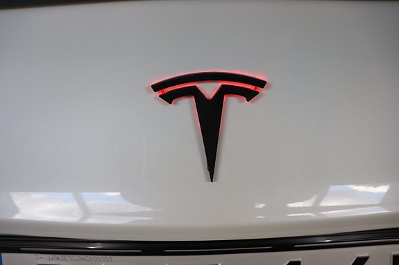 Tesla Model 3 25 of 25