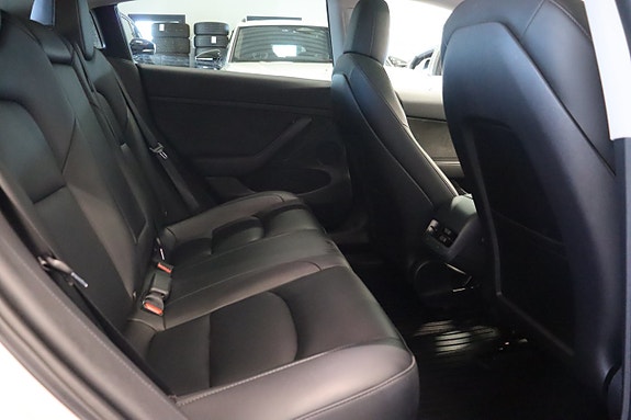 Tesla Model 3 13 of 25