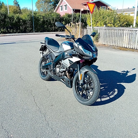 Aprilia TUONO 125 - Kanonpris ! 2 of 5