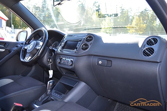 Volkswagen Tiguan 12 of 24