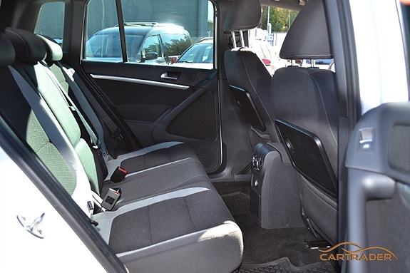 Volkswagen Tiguan 13 of 24