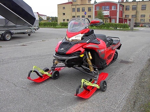 Lynx Xterrain Brutal 850 E-Tec 2023