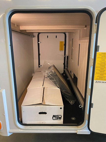Sun Living C 70 DL Långbäddar / Face to face / 3500kg / Aut 4 of 22