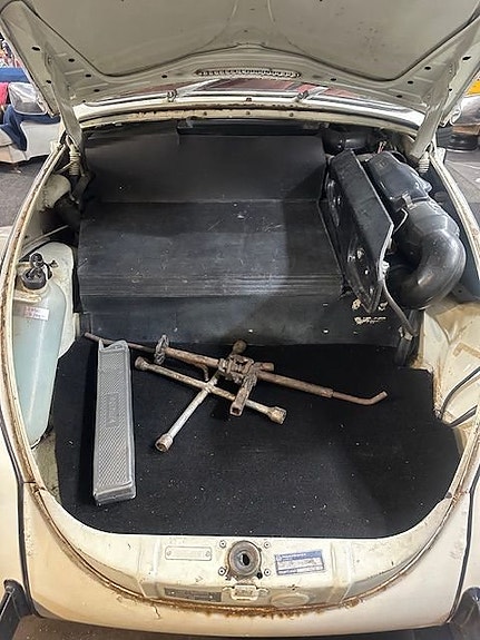 Volkswagen 1303 27 of 29