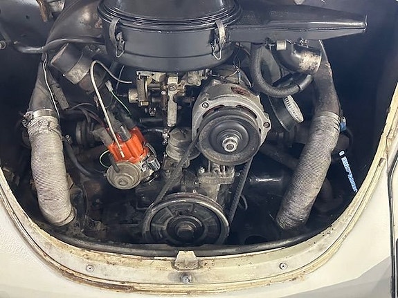 Volkswagen 1303 23 of 29