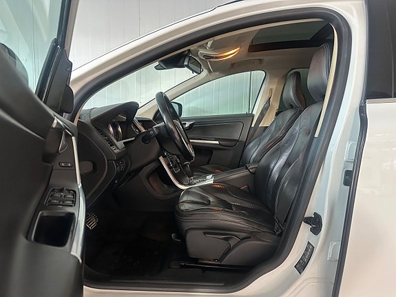 Volvo XC60 4 of 5