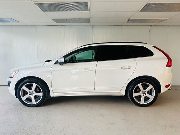 Volvo XC60 2 of 5