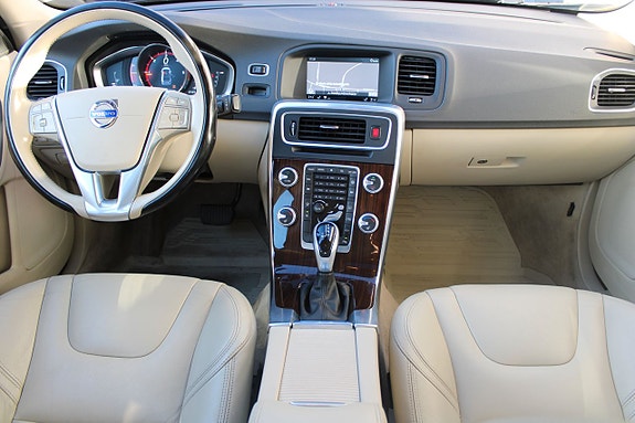 Volvo S60 7 of 12