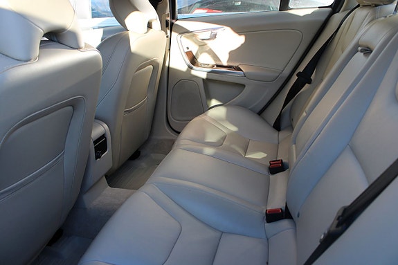 Volvo S60 8 of 12