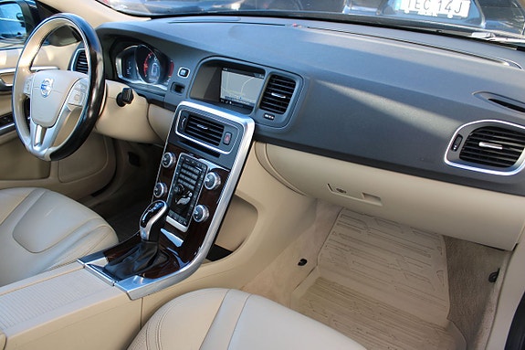 Volvo S60 6 of 12