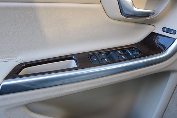 Volvo S60 12 of 12