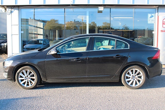 Volvo S60 3 of 5