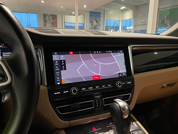 Porsche Macan S 12 of 17