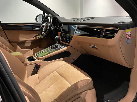 Porsche Macan S 15 of 17