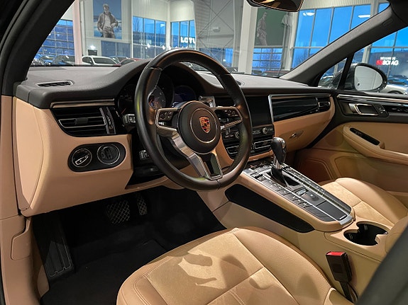 Porsche Macan S 8 of 17