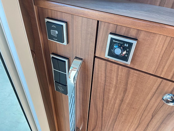 Hymer B 708 Premiumline / Automat / ALDE / Solcell / Taksäng 24 of 28