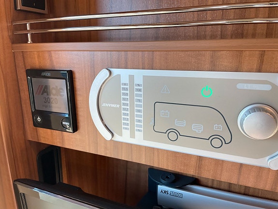 Hymer B 708 Premiumline / Automat / ALDE / Solcell / Taksäng 25 of 28