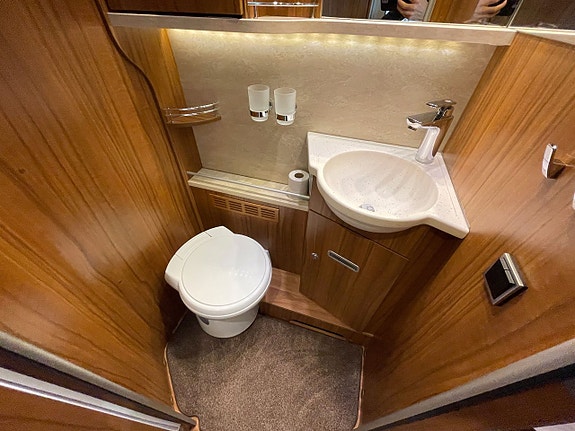 Hymer B 708 Premiumline / Automat / ALDE / Solcell / Taksäng 20 of 28