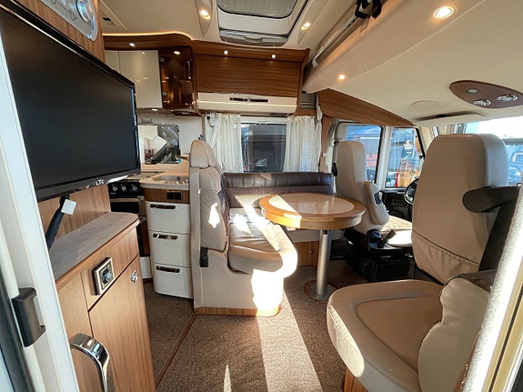 Hymer B 708 Premiumline / Automat / ALDE / Solcell / Taksäng 6 of 28