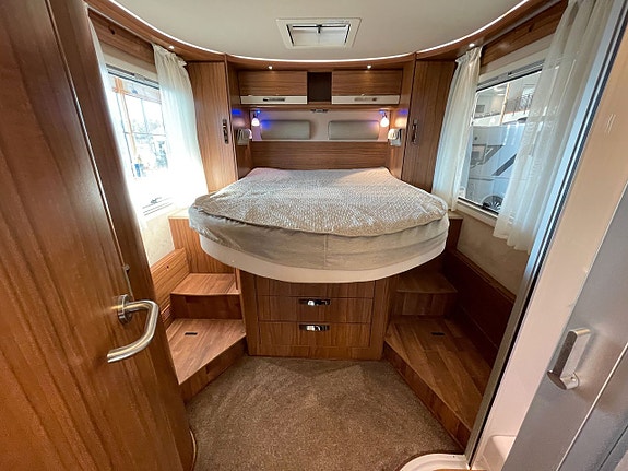 Hymer B 708 Premiumline / Automat / ALDE / Solcell / Taksäng 13 of 28