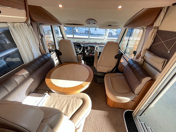Hymer B 708 Premiumline / Automat / ALDE / Solcell / Taksäng 23 of 28