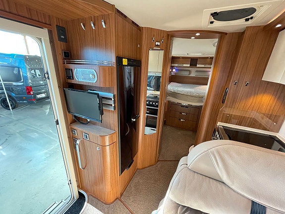 Hymer B 708 Premiumline / Automat / ALDE / Solcell / Taksäng 10 of 28