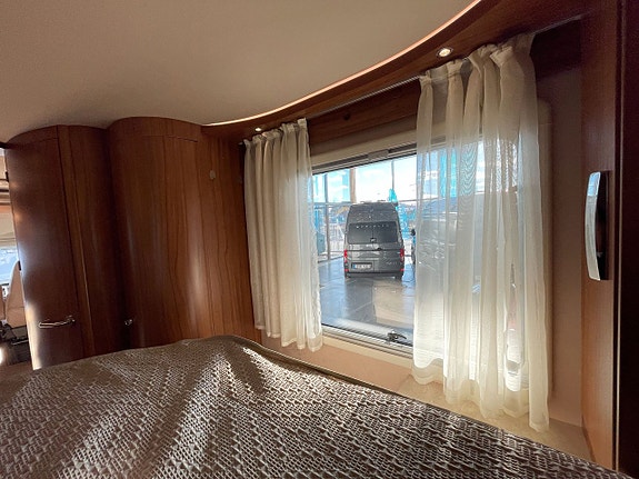 Hymer B 708 Premiumline / Automat / ALDE / Solcell / Taksäng 16 of 28