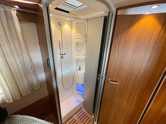 Hymer B 708 Premiumline / Automat / ALDE / Solcell / Taksäng 18 of 28