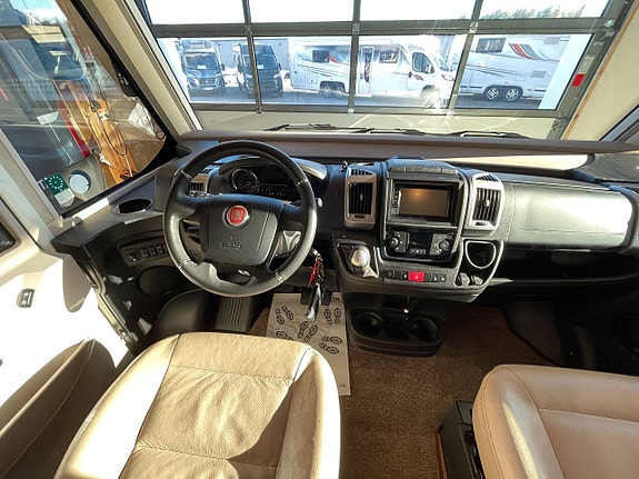 Hymer B 708 Premiumline / Automat / ALDE / Solcell / Taksäng 26 of 28
