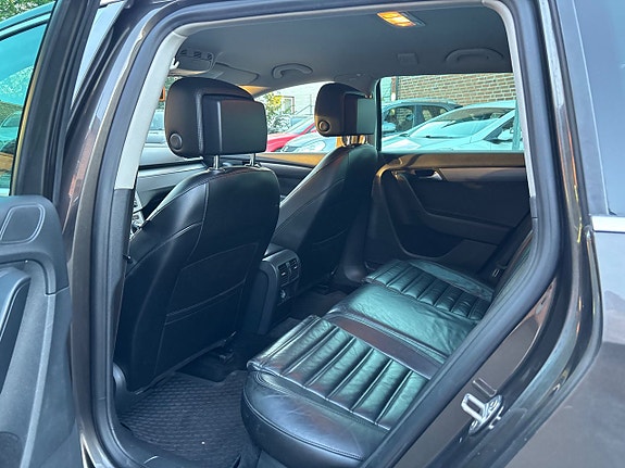 Volkswagen Passat 8 of 14