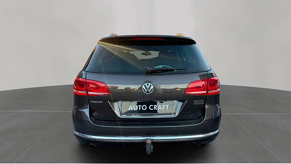 Volkswagen Passat 6 of 14