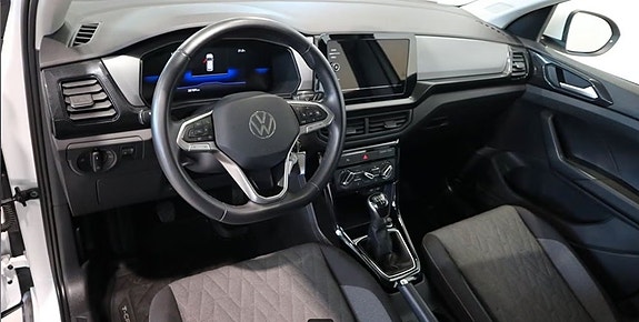 Volkswagen T-Cross 3 of 5