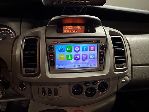 Opel Vivaro 16 of 20