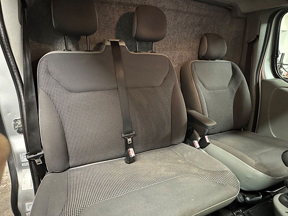 Opel Vivaro 20 of 20