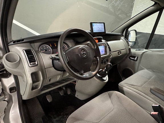 Opel Vivaro 14 of 20